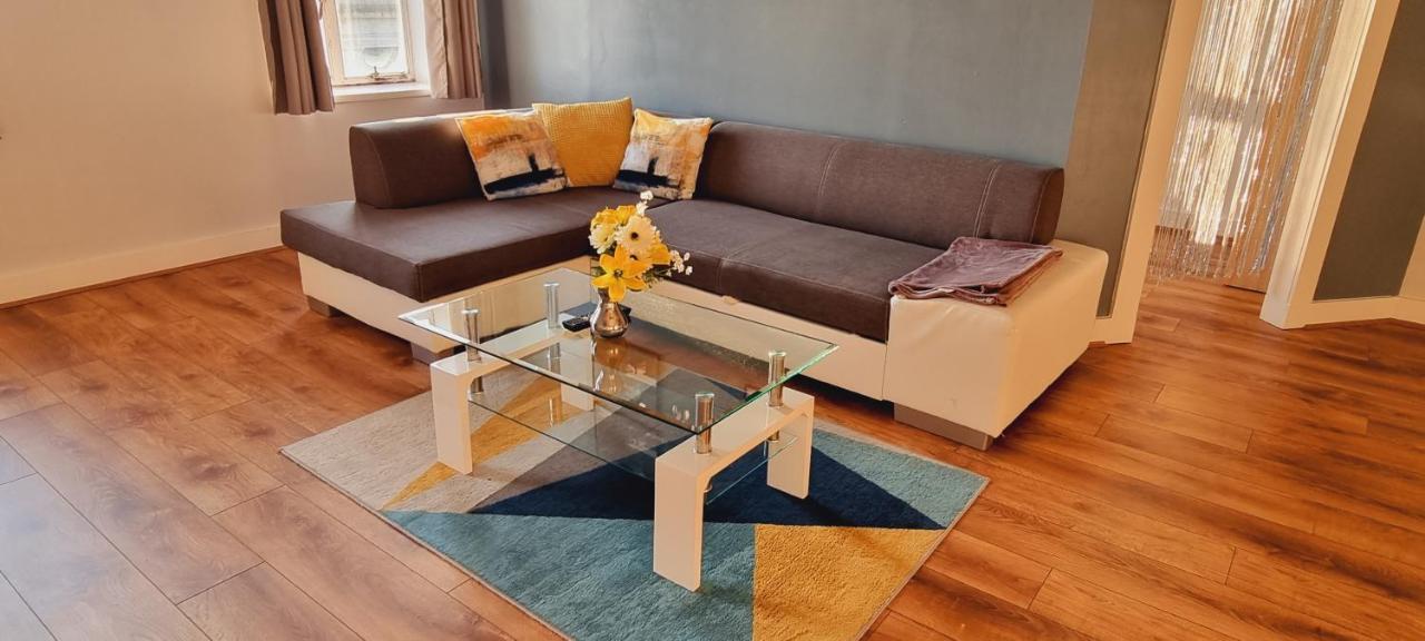 Modern And Spacious Swansea Centre Apartment Екстер'єр фото