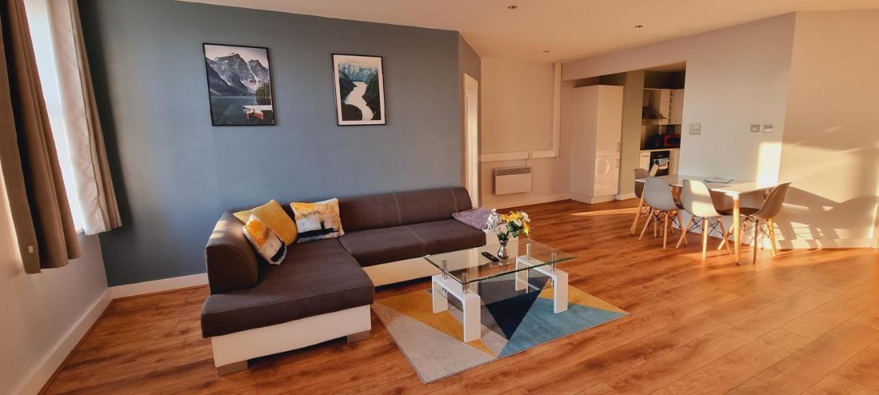 Modern And Spacious Swansea Centre Apartment Екстер'єр фото